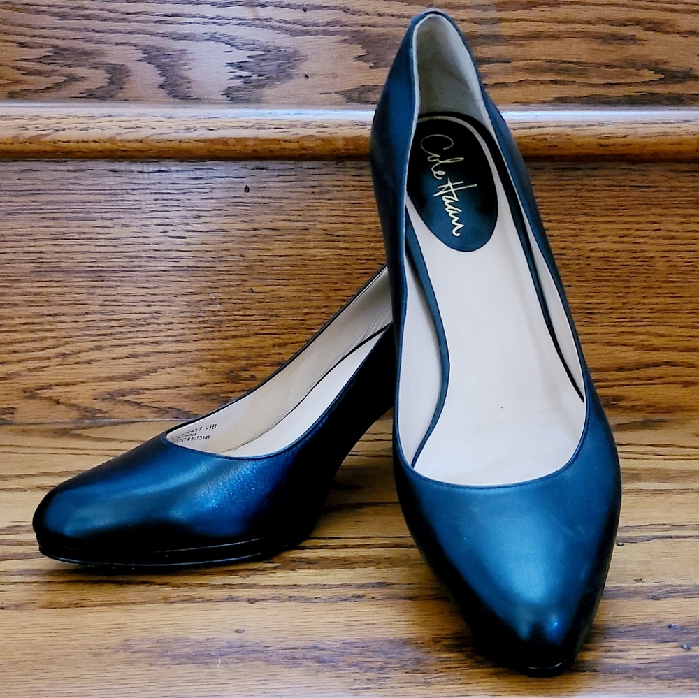 Like NEW Cole Haan Pumps, all leather, 3.25" heels